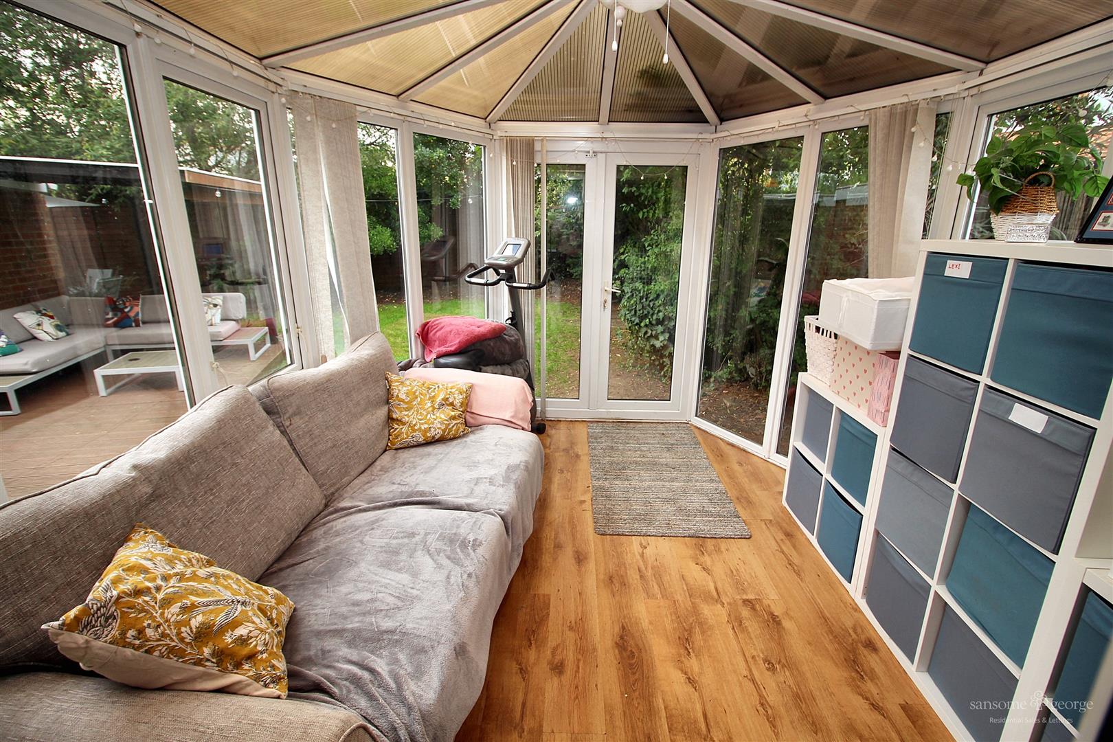 Tree Close, Tilehurst, Reading